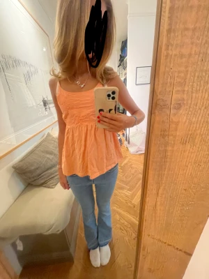 Mango linne - Ett super fint mango line i en super sommrig penagr färg i storlek 11-12år men sitter som XXS-XS