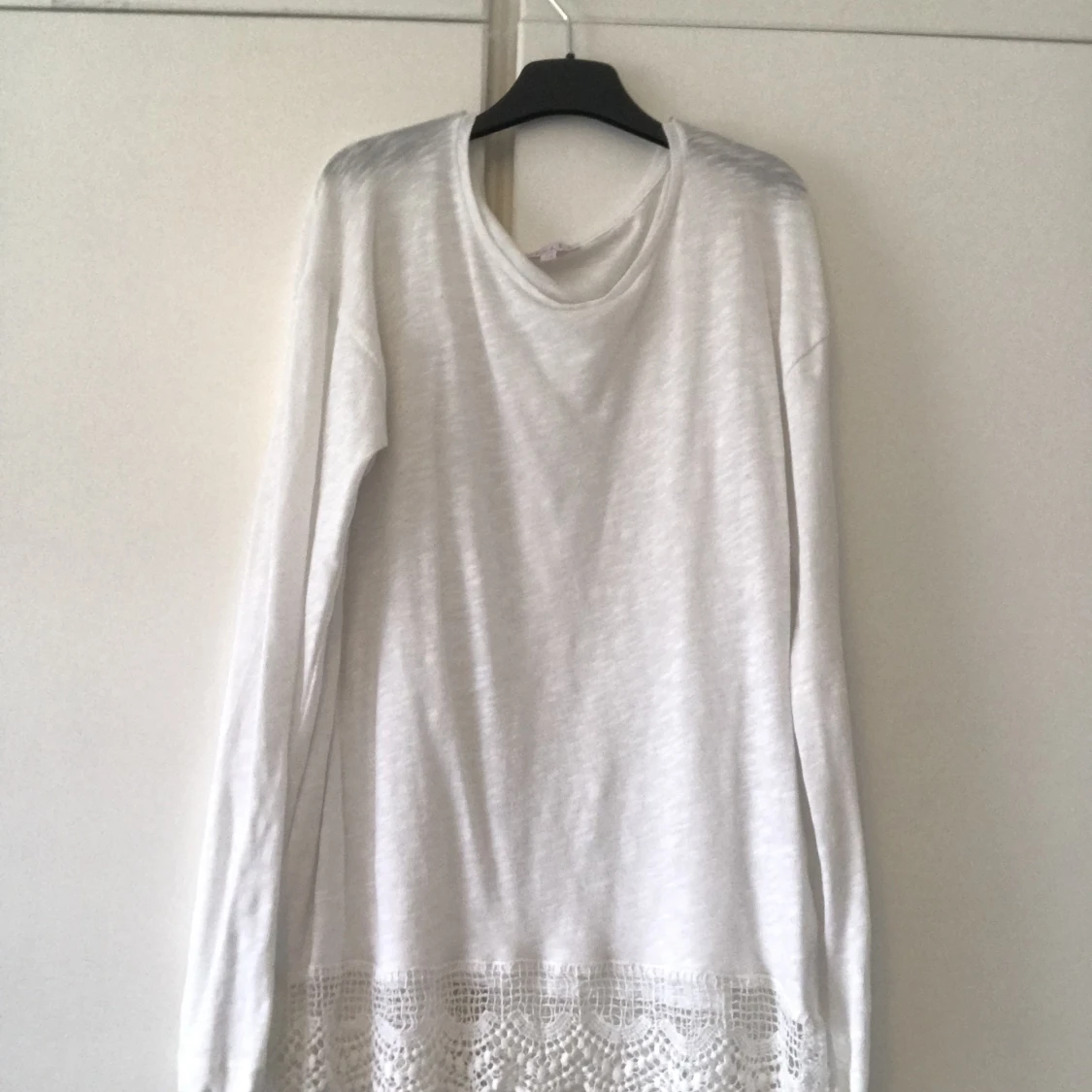 Vit långärmad tröja 