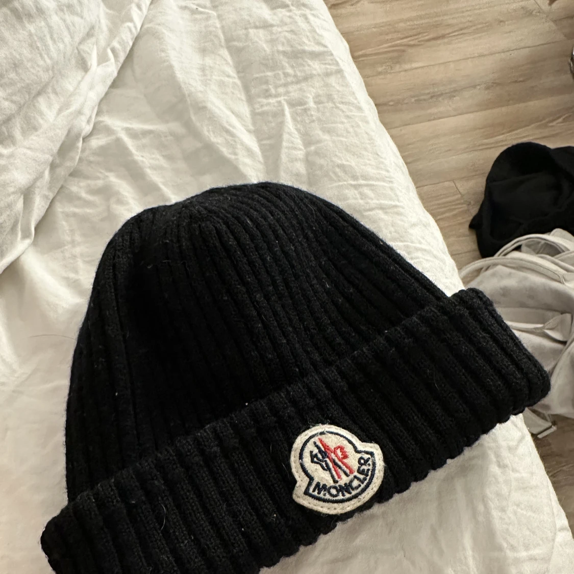 Moncler mössa