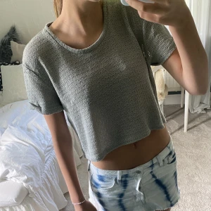 Croppad tröja - Fin croppad tröja