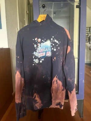 Axel Arigato hoodie - Oversized hoodie från Axel Arigato. Använd mycket sparsamt, mycket gott skick. Storlek M, lite stor i storleken för en oversized fit.