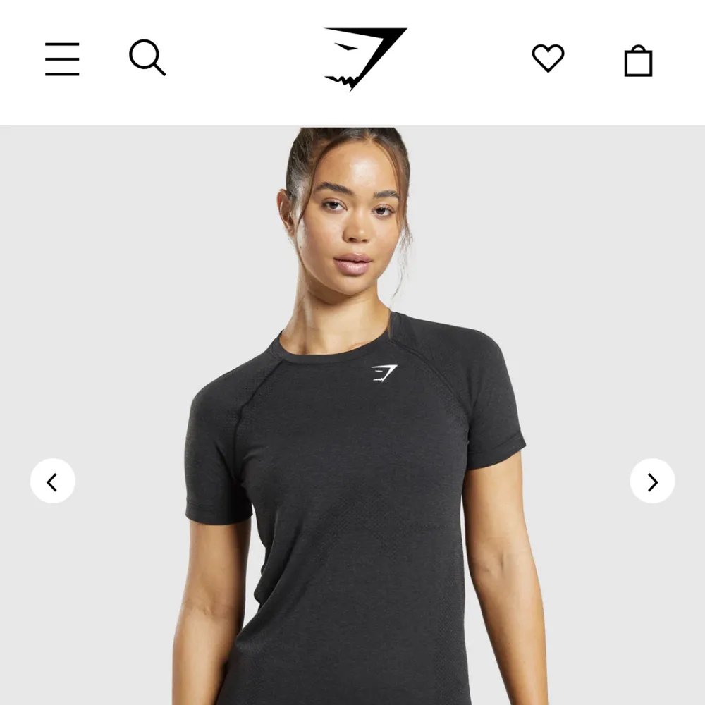 Säljer denna tröjan då den inte kommer till användning. Jättefin och tunn tshirt. Perfekt när man ska träna. Nypris 399kr Hör av dig om du har frågor eller är intresserad 🌼. T-shirts.