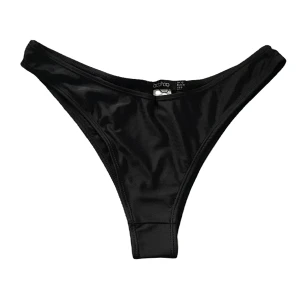 Oanvänd Bikini underdel  - • Helt oanvänd, prislapp och plombering fortfarande kvar  • V- Brazilian underdel  • Material: Elastan & polyester 