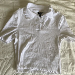 Gullig t-shirt ☁️ - Oanvänd 