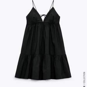 säljer min söta zara klänning för att den inte längre kommer till användning💓 pris kan diskuteras!!