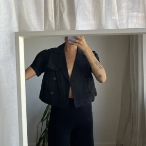 Croppad kavaj - Kortärmad kavaj ish? nyskick! 