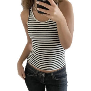 Linne  - Randigt linne🖤🤍🖤