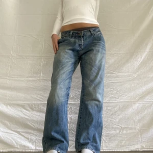 Levis jeans - Snygga jeans som levis! Vintage! Midjemått 83 innebenslängd 73 cm