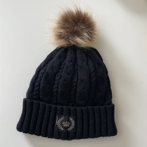 Mössa - Använd fåtal gånger.