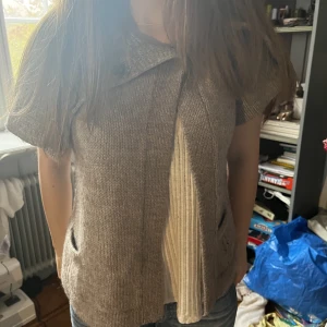 Kortärmad kofta - Super gullig kortärmad kofts från topshop. 