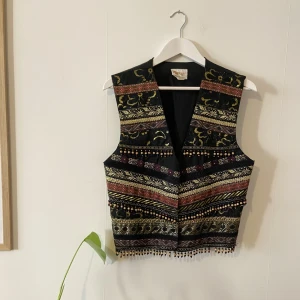 Cool väst - Cool väst, boho!   Står strl L men den är snarare en M