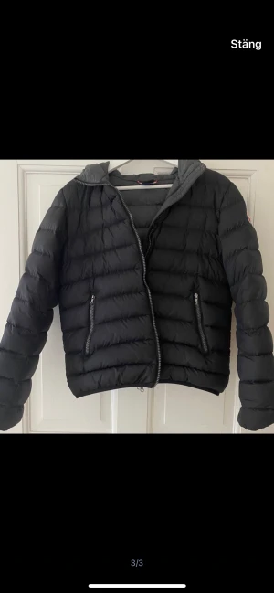 Colmar jacka - Svart Colmar dunjacka i storlek S i väldigt fint skick💓