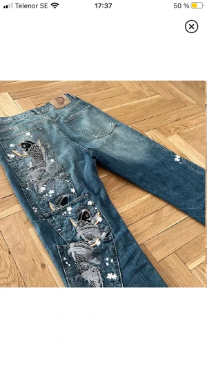 *Rare* Karakuri tamashii Jeans - Säljer mina rare karakuri tamashii jeans då de är för stora 
