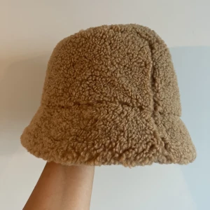 Bucket hat - Knappt använd bucket hat.