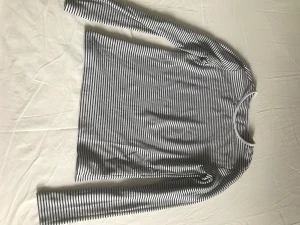 Långärmad tröja - Långärmad randig tröja från h&m i mycket bra skick! Lite tajtare i storlek 158/164 men passar mig som har 170❤️