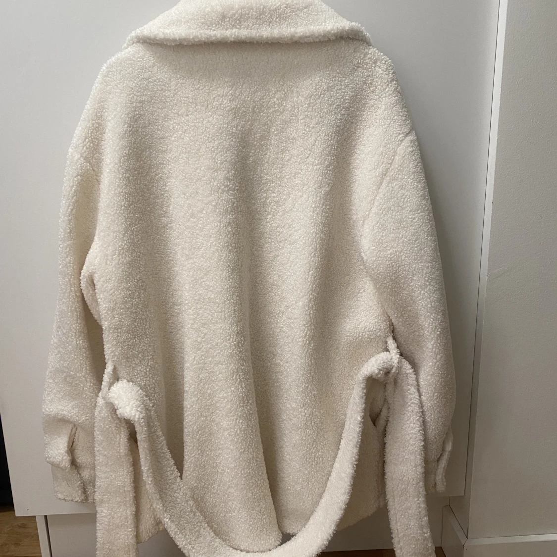 NA-KD Teddyjacka med bälte - 91