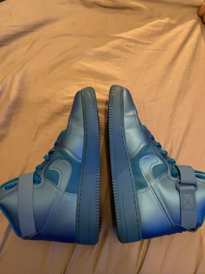 Nike air force 1 High hyperfuse blue  - Säljer nu ett par ovanliga skor. Storlek 44  
