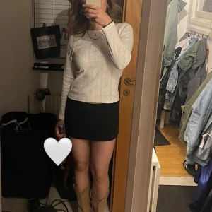 Långärmad tröja  - Jätte söt topp från lager 157 som tyvärr inte kommer till så mycket användning. Använd fåtal gånger och i bra skick 💕priset går att diskutera! 🥰