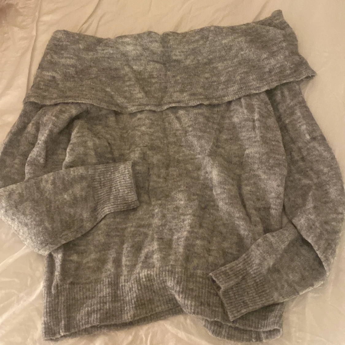 Stickad off shoulder tröja - 90