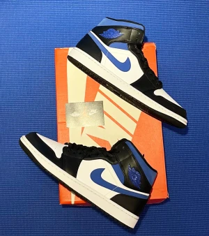 Jordan 1 Racer Blue - Jordan 1 Racer Blue  Cond - 8/10 Storlek - 43/9.5 Pris - 999kr ”FRI FRAKT”🚚📦 