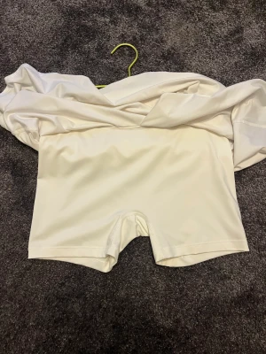 Tenniskjol - Superfin tenniskjol från Nike. Knappt använd, frakt tillkommer