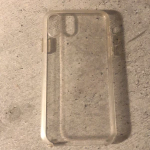 iPhone Skal - Säljer detta jätte fina  Genomskinliga skalet då det inte är till min mobil 