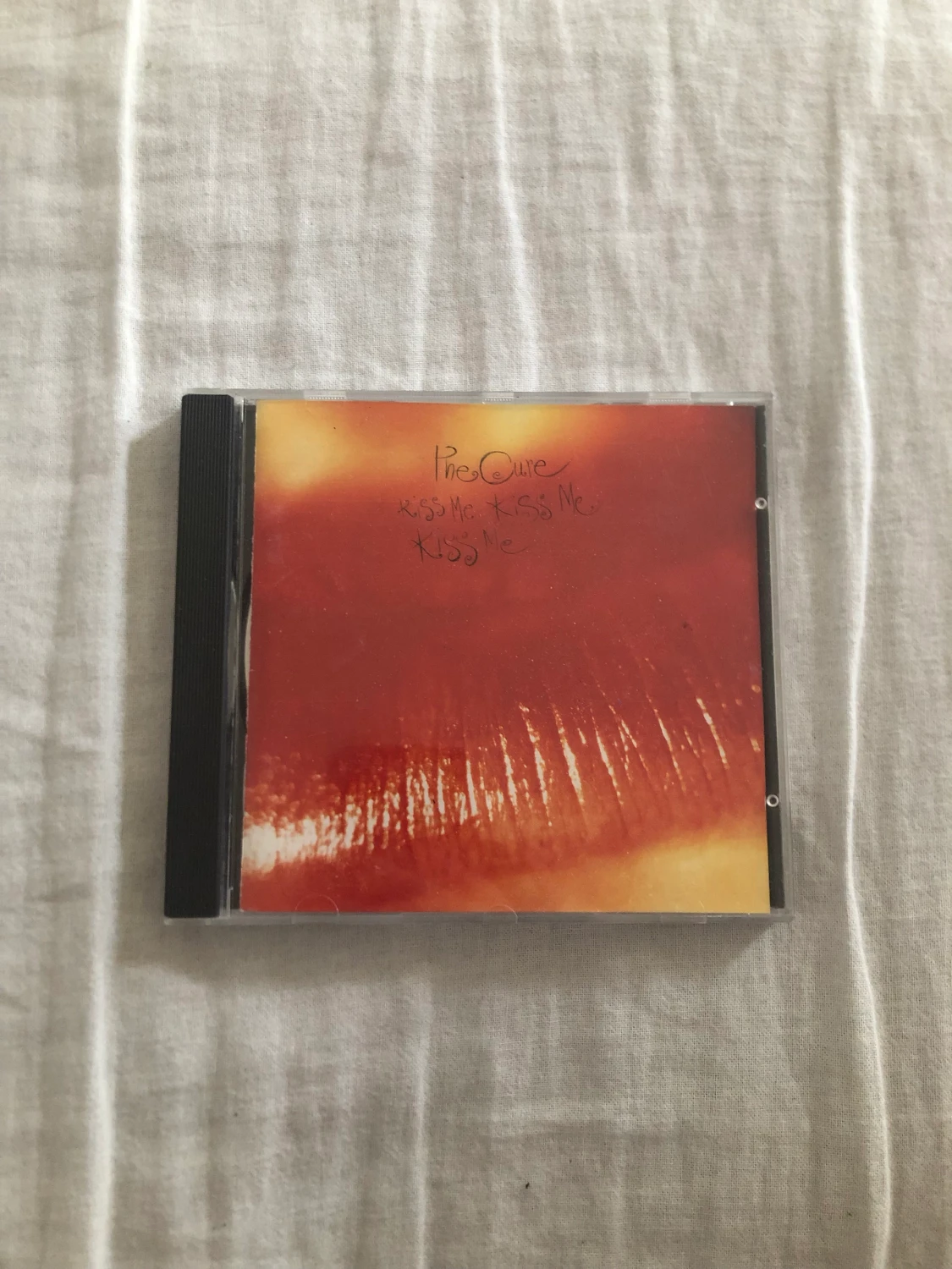 kiss me kiss me kiss me - the cure