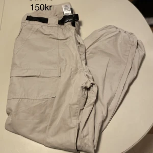 Adidas Cargo pants - Helt nya cargo pants från adidas