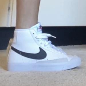 Nike blazers  - Snygga Nike blazers i storlek 38.  Använda fåtal gånger och fortfarande i nyskick. Nypris 1250kr