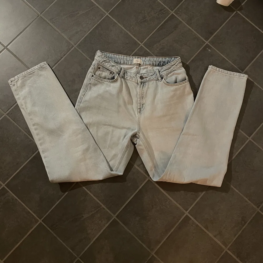 Ett par fina jeans från Grunt. Inte använda mycket och skick 9/10.. Jeans & Byxor.