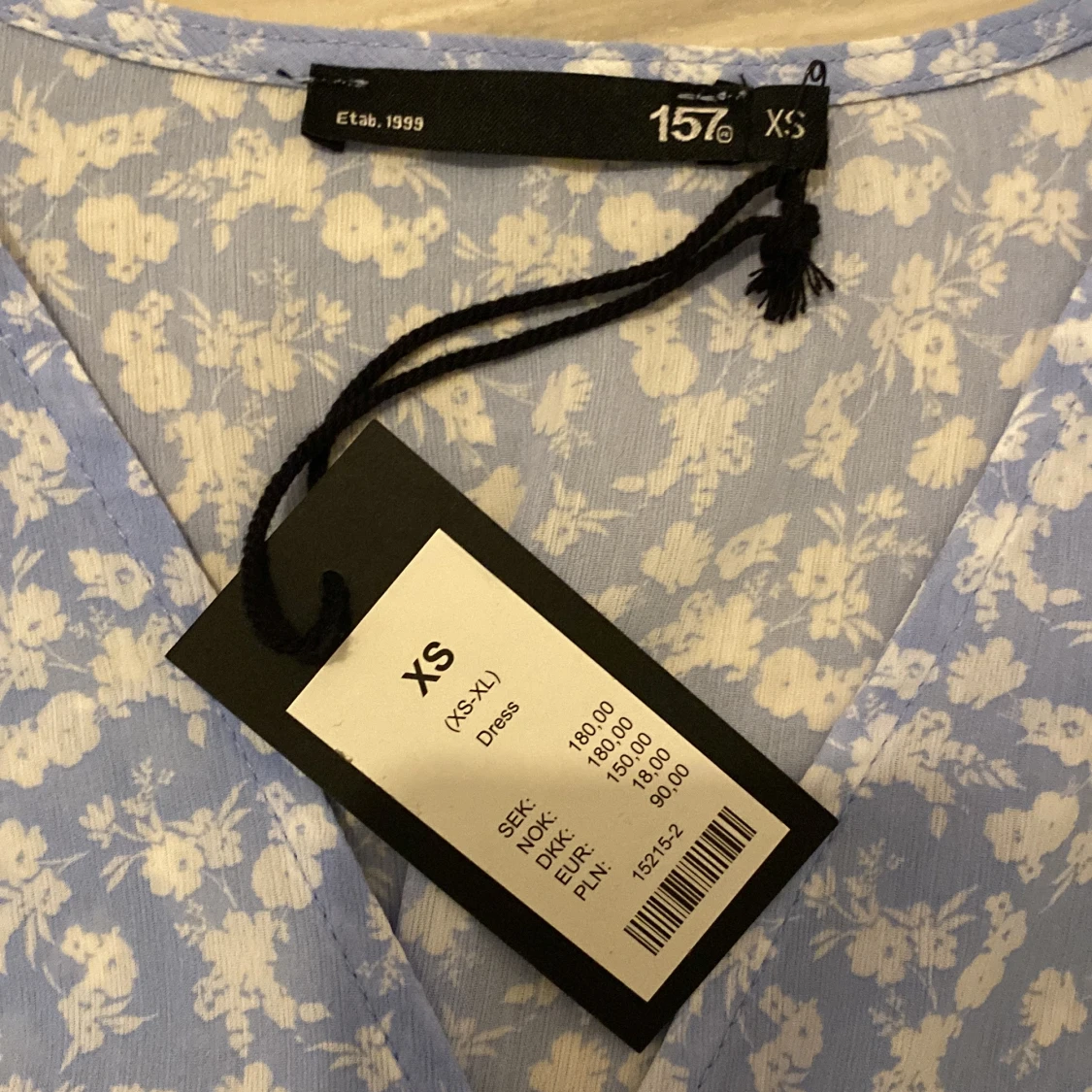 V ringad klänning från lager 157 - 91