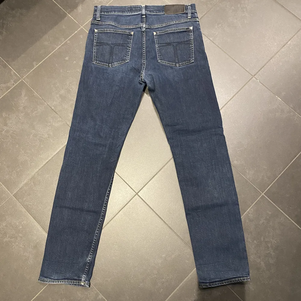 Säljer ett par riktigt snygga tiger of Sweden jeans. Jeansen är i fint skick.. Jeans & Byxor.