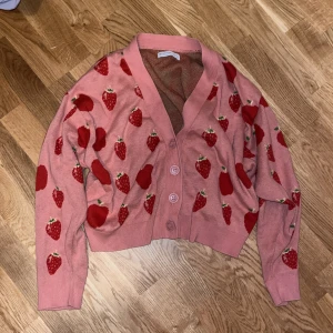 Jordgubbs kofta  - Jätte fin och söt