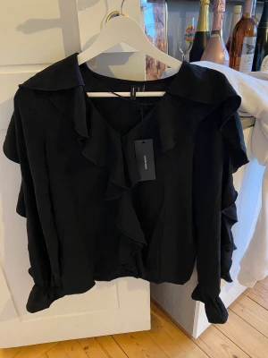 Blus - Helt ny blus vero Moda, stl S