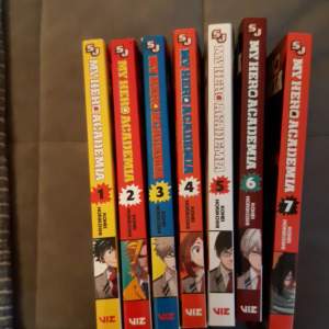 Selling all my mha manga book. Selling ebacuse im not a huge fan of the serie. The quality is almost brand new, the only bad thing is that a few pages are bent but i tried to bent them back! 55st 3st for 150! Contact me if you have any questions❤