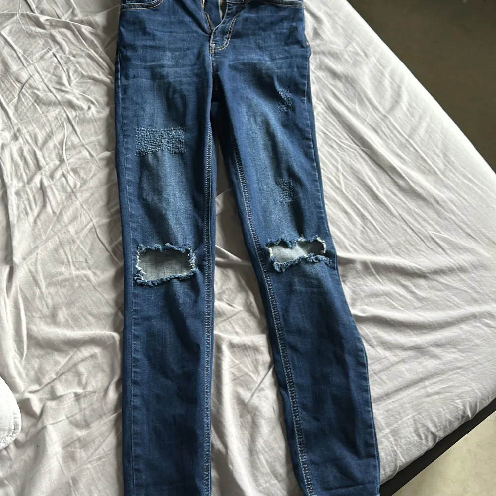 Ett par jeans ifrån nakd i fint skick  Stl s Köparen står för frakten  . Jeans & Byxor.