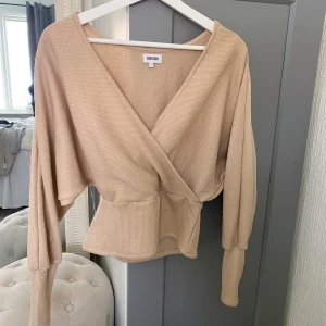 Helt ny topp - Från Bubbleroom. 