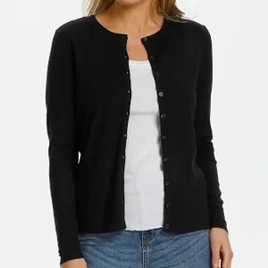 Kofta med knappar  - Jag säljer en super fin och trendig tröja som verkligen passar med allt. Tröjan är i bra skick och jag har bara användt ett par få gånger. Det är bara att skriva om ni vill ha egna bilder.