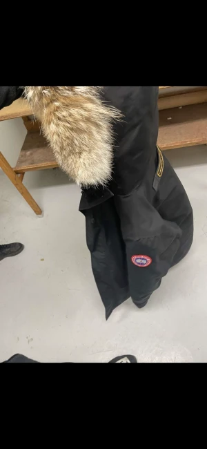 Canada goose  - Canada goose jacka till salu bra skick 