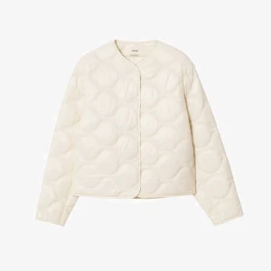 Jacka  - Intressekoll på min jacka från mango, ( osäker om jag vill sälja ) passar till allt och är i bra skick ❤️ passar mig som brukar ha S. 