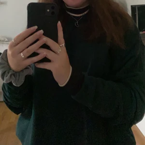 Tröja - Använd sparsamt. Från Asos, strl XS men är ganska stor i storleken. Säljer då den inte är min stil längre. Pris 100kr plus frakt, men priset kan diskuteras🥰