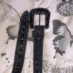 Rhinestone bb bälte ✨ - Grymt rhinestone bb bälte som är i bra skick🙏✨fråga på bara!🌟