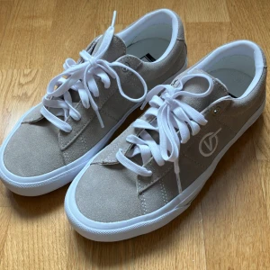 Vans skor - Sproilans vans som jag ej kan använda pga för små. Gjorda för att skejta i men funkar bra til vardags :) 