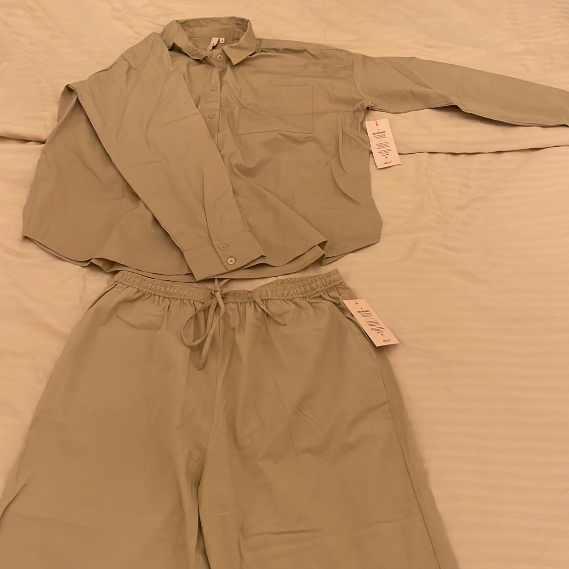 Skjorta och byxor set