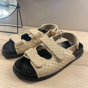 Sandaler - Från Nelly, använda 1 gång! 💓