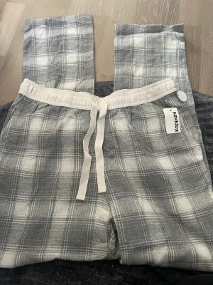 Pyjamasbyxor  - Aldrig använda, prislappen finns kvar 