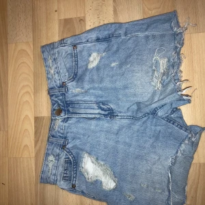Jeans shorts  - Reaped Jeans shorts 