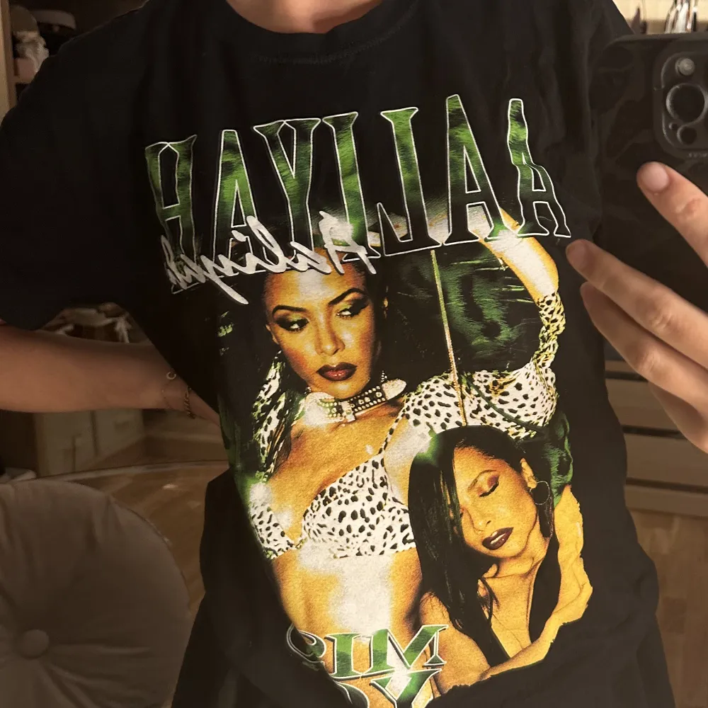 aaliyah tshirt. T-shirts.