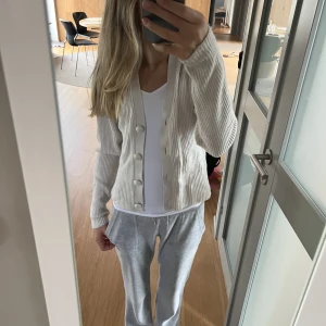 Cubus kofta - Säljer denna fina Cubus kofta som tyvärr inte har kommit till användning!