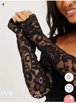 Topp - Säljer en topp från Nelly.com. Aldrig använd. Stretchigt material. Snygg och bekväm Stl x-Small 